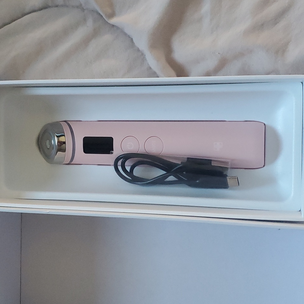 Pink Skincare Tool - Picture 3 of 4